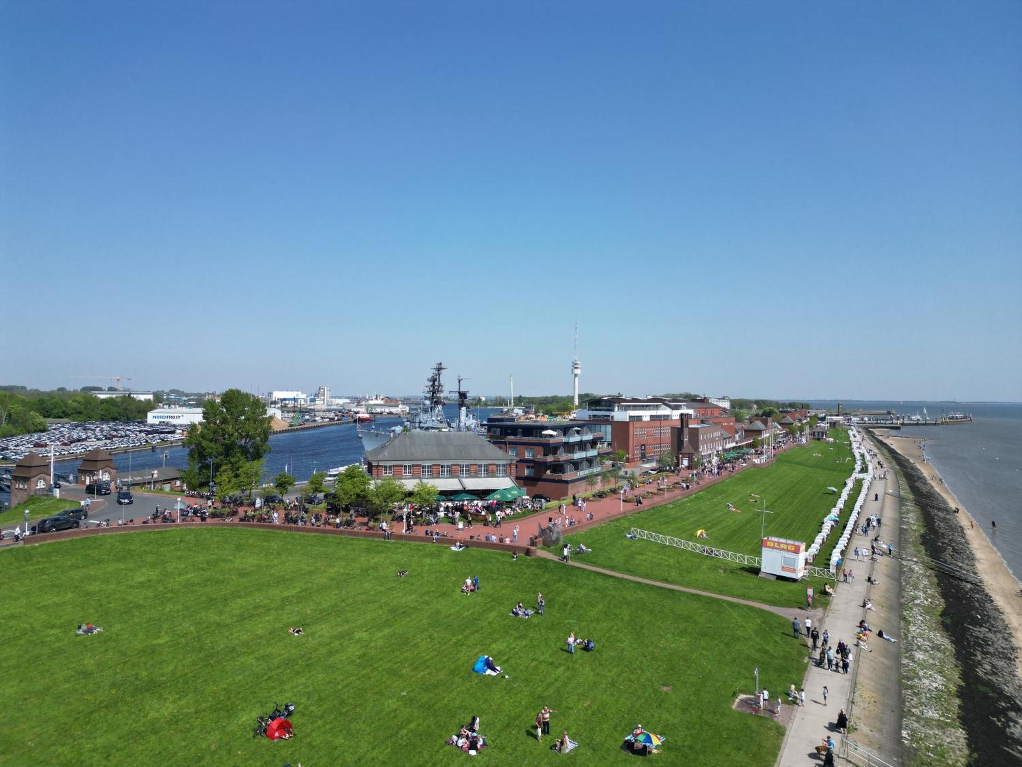 Strand-Apartment, Strandkorb, Meeresrauschen, Parkplatz วิลเฮล์มฮาเฟน ภายนอก รูปภาพ