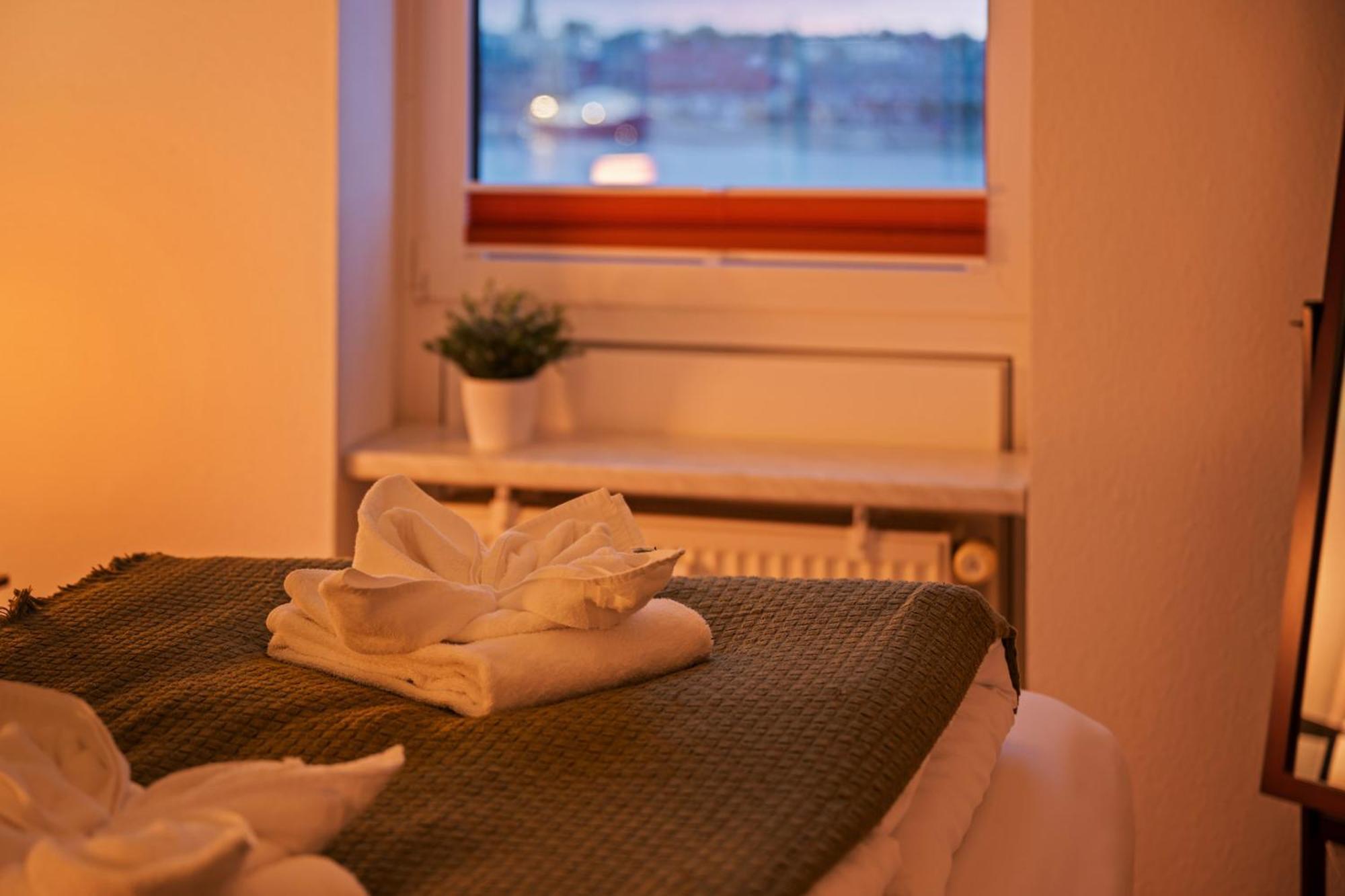 Strand-Apartment, Strandkorb, Meeresrauschen, Parkplatz วิลเฮล์มฮาเฟน ภายนอก รูปภาพ