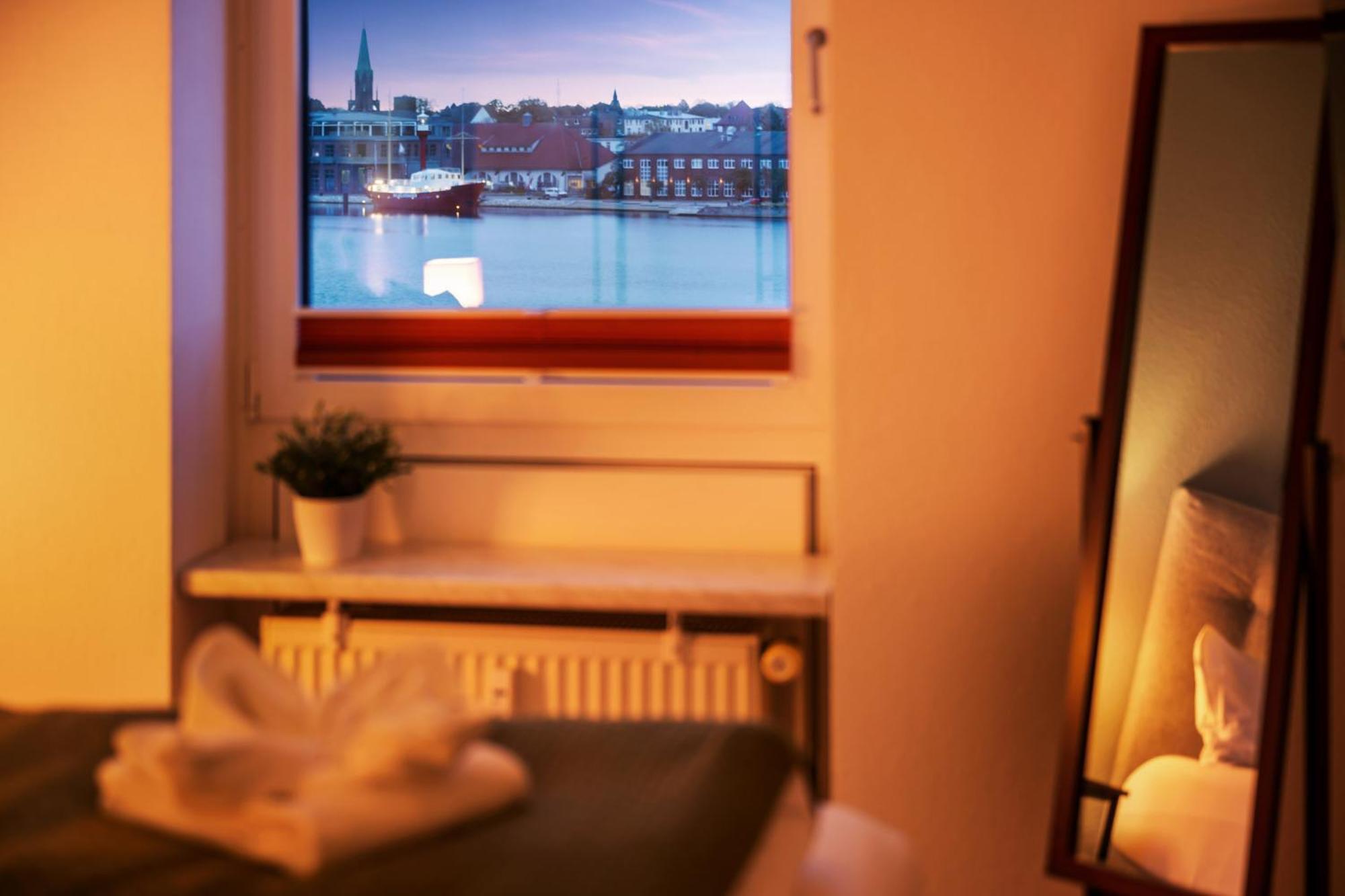 Strand-Apartment, Strandkorb, Meeresrauschen, Parkplatz วิลเฮล์มฮาเฟน ภายนอก รูปภาพ